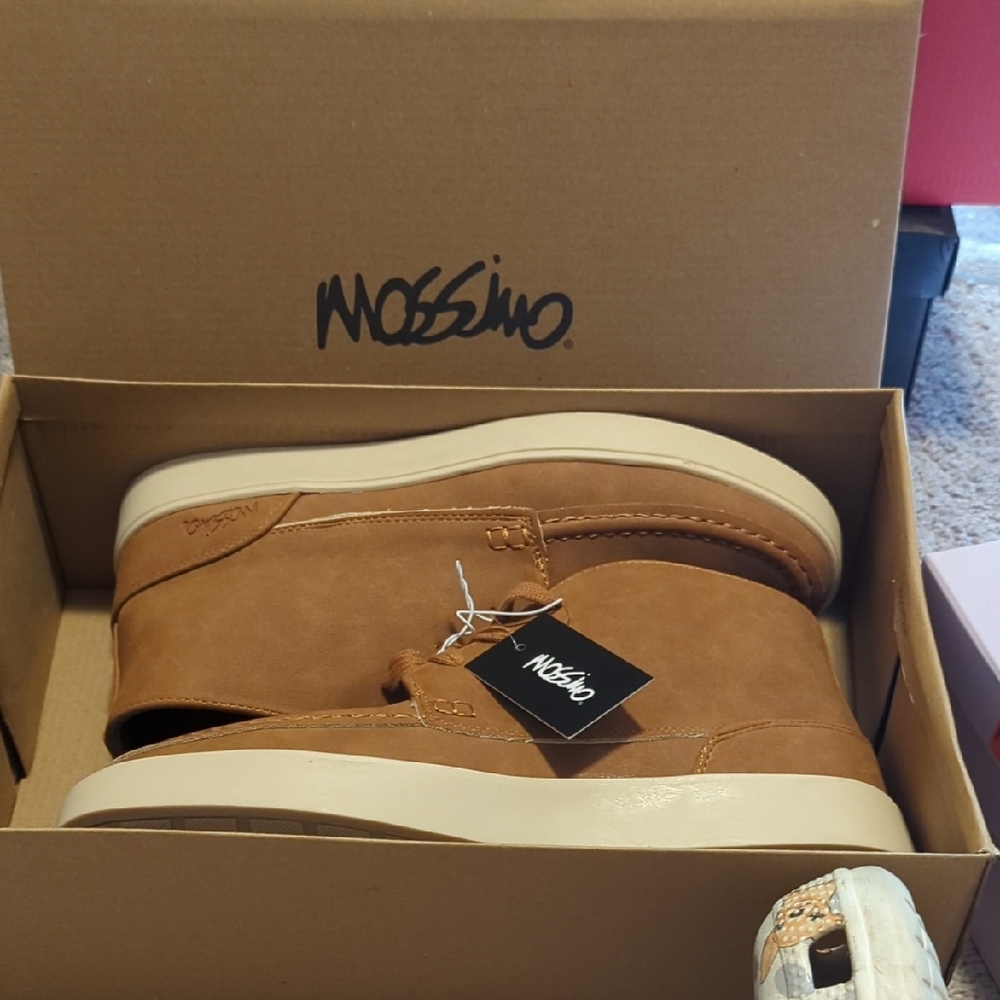 Brand New Mans Mossimo Tan Chukka, Leather High top Boots